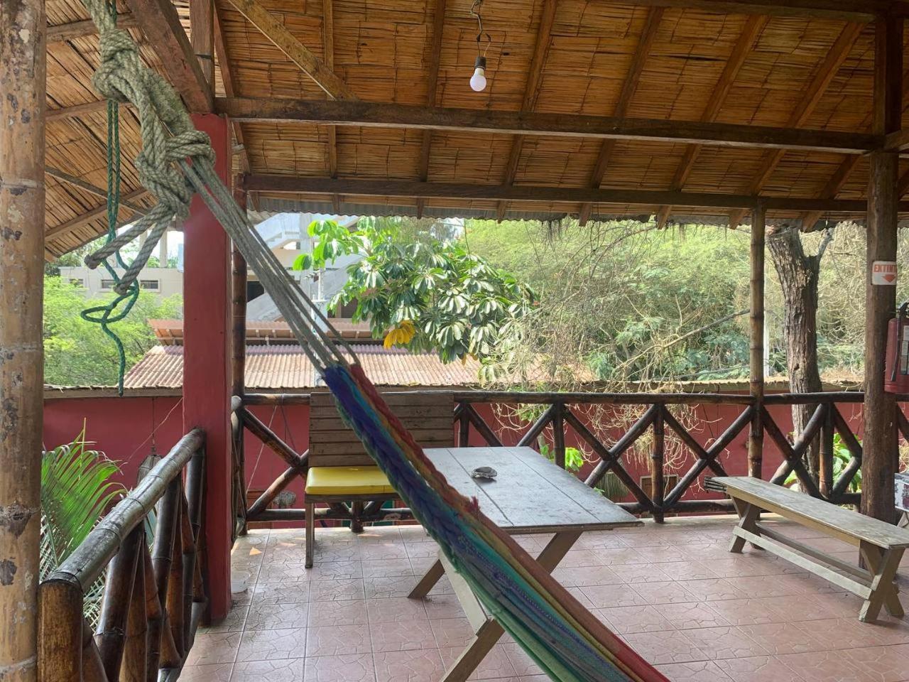 Hostal Mamacucha Montañita エクステリア 写真